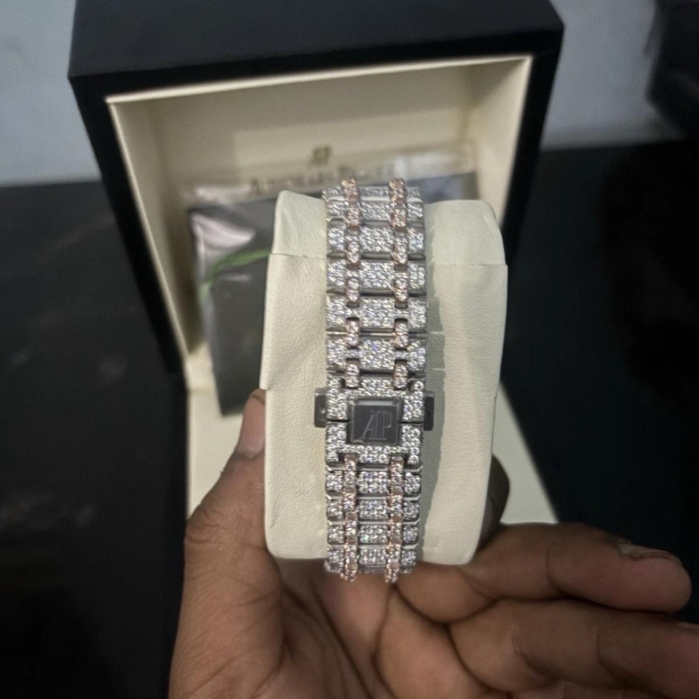 Audemars Piguet With VVS **Moissanite** - Picture 4 of 5